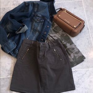 Gap olive green cargo skirt size 4